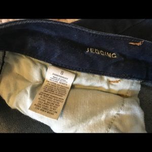 American Eagle Outfitters Jeans - American Eagle Skinny Jeggings American Eagle Outfitters Jeans - American Eagle Skinny Jeggings